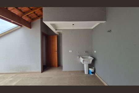 Casa de condomínio à venda com 143m², 3 quartos e 2 vagasArea de serviço