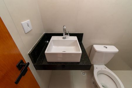 Casa à venda com 137m², 3 quartos e 2 vagasBanheiro da Suíte 2