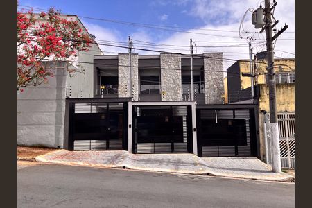 Casa à venda com 137m², 3 quartos e 2 vagasFachada