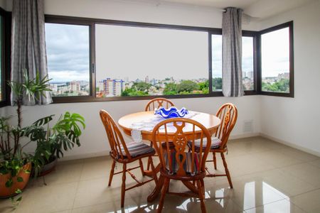 Sala de apartamento para alugar com 2 quartos, 103m² em Vila Ipiranga, Porto Alegre