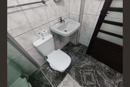 Casa à venda com 198m², 2 quartos e 1 vagaBanheiro social