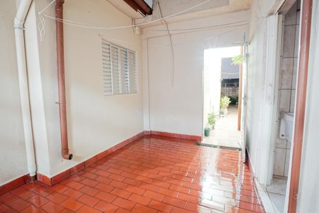 Casa à venda com 198m², 2 quartos e 1 vaga Casa à venda com 198m², 2 quartos e 1 vagaQuintal dos fundos