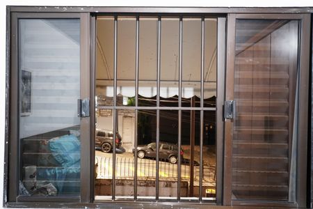 Casa à venda com 198m², 2 quartos e 1 vaga Casa à venda com 198m², 2 quartos e 1 vagaJanela