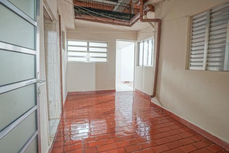 Casa à venda com 198m², 2 quartos e 1 vaga Casa à venda com 198m², 2 quartos e 1 vagaQuintal dos fundos