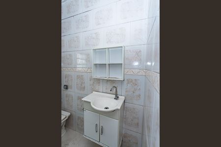 Casa para alugar com 60m², 2 quartos e 2 vagas Casa para alugar com 60m², 2 quartos e 2 vagasBanheiro