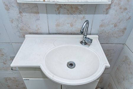 Casa para alugar com 60m², 2 quartos e 2 vagas Casa para alugar com 60m², 2 quartos e 2 vagasBanheiro