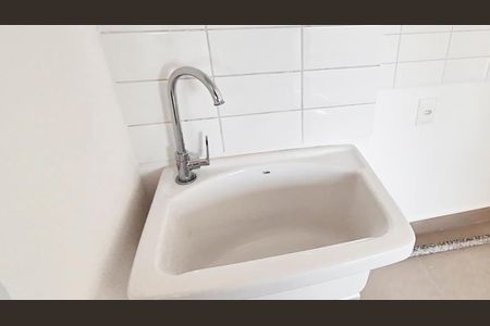 Apartamento para alugar com 39m², 2 quartos e sem vaga Apartamento para alugar com 39m², 2 quartos e sem vagaÁrea de ServiçoBanheiro