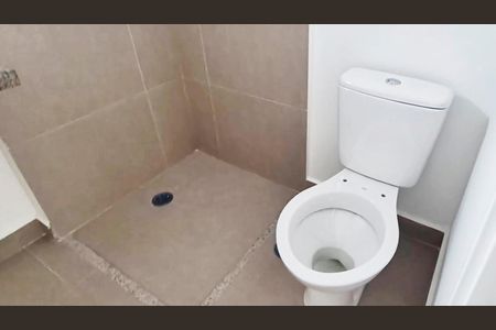 Apartamento para alugar com 39m², 2 quartos e sem vaga Apartamento para alugar com 39m², 2 quartos e sem vagaBanheiro