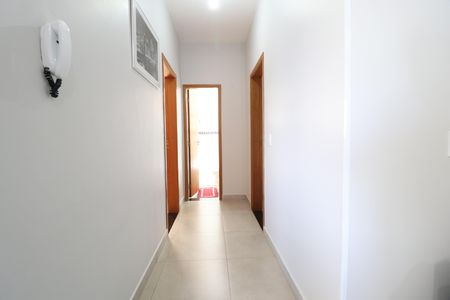 Corredor de apartamento para alugar com 2 quartos, 78m² em Novo Mundo, Uberlândia
