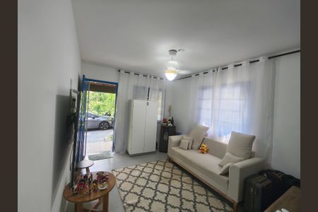 Sala de casa de condomínio para alugar com 3 quartos, 298m² em Jacarepaguá, Rio de Janeiro