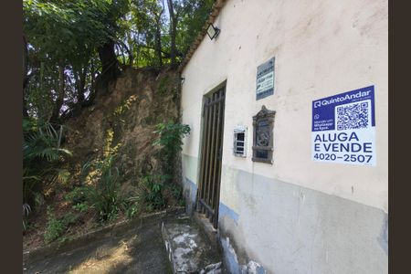 Casa para alugar com 380m², 4 quartos e 6 vagasFachada