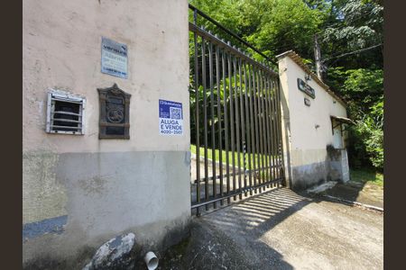 Casa para alugar com 380m², 4 quartos e 6 vagasFachada