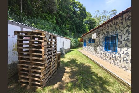 Casa para alugar com 380m², 4 quartos e 6 vagasQuintal