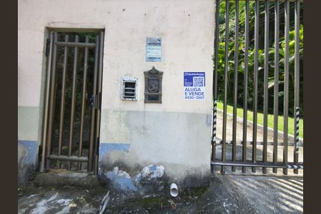 Casa para alugar com 380m², 4 quartos e 6 vagasFachada