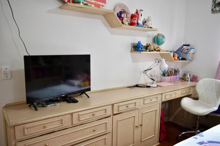 Apartamento à venda com 140m², 4 quartos e 2 vagasQuarto 2