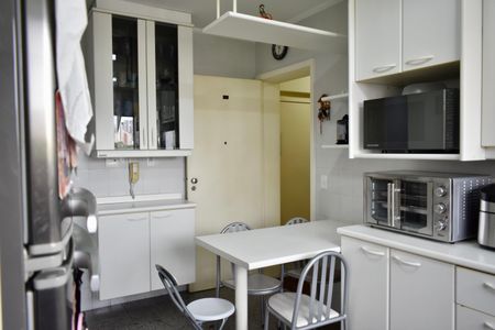 Apartamento à venda com 140m², 4 quartos e 2 vagasCozinha