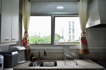 Apartamento à venda com 140m², 4 quartos e 2 vagasCozinha