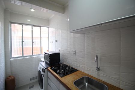 Cozinha de kitnet/studio à venda com 1 quarto, 33m² em Vila Ipiranga, Porto Alegre