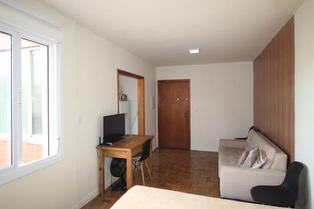 Sala/Quarto de kitnet/studio à venda com 1 quarto, 33m² em Vila Ipiranga, Porto Alegre