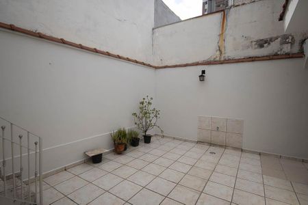 Casa à venda com 359m², 2 quartos e 4 vagasQuintal