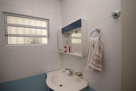 Casa à venda com 359m², 2 quartos e 4 vagasBanheiro da Suíte