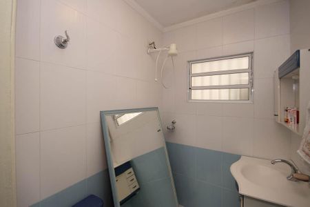 Casa à venda com 359m², 2 quartos e 4 vagasBanheiro da Suíte