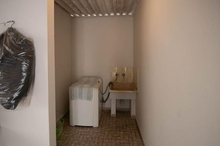 Casa à venda com 359m², 2 quartos e 4 vagasÁrea de Serviço
