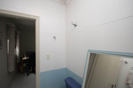 Casa à venda com 359m², 2 quartos e 4 vagasBanheiro da Suíte