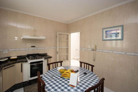 Casa à venda com 359m², 2 quartos e 4 vagasCozinha - Armários