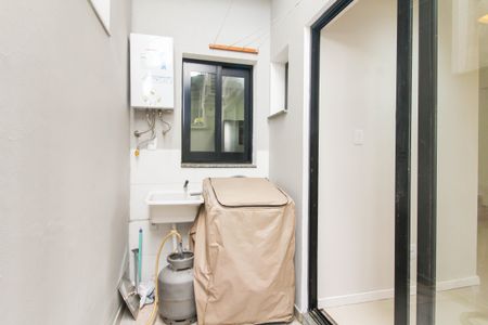 Casa à venda com 140m², 3 quartos e 2 vagasÁrea de Serviço