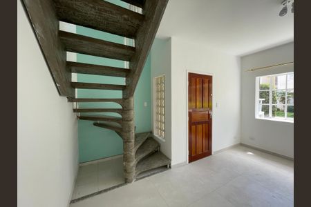 Sala de casa de condomínio para alugar com 2 quartos, 80m² em Bairro do Maranhao, Cotia