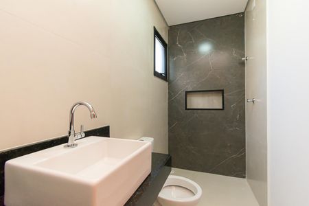 Casa à venda com 130m², 3 quartos e 2 vagasBanheiro da Suíte 2