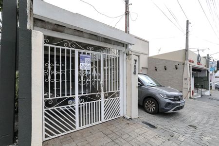 Casa para alugar com 250m², 2 quartos e 2 vagasFachada