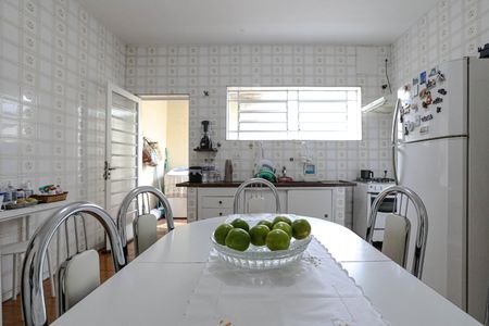 Casa para alugar com 250m², 2 quartos e 2 vagasCozinha