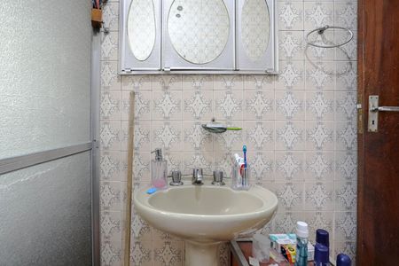 Casa para alugar com 250m², 2 quartos e 2 vagasBanheiro