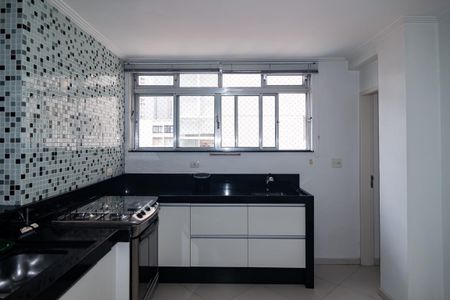 Apartamento para alugar com 172m², 3 quartos e 1 vaga