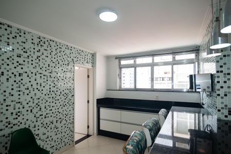 Apartamento para alugar com 172m², 3 quartos e 1 vaga