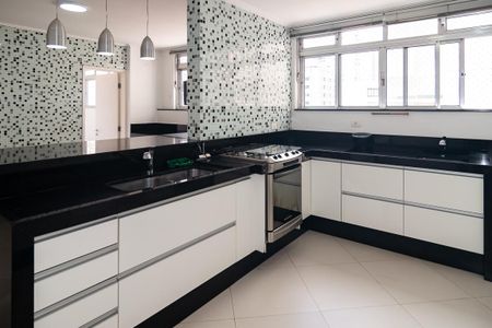 Apartamento para alugar com 172m², 3 quartos e 1 vaga