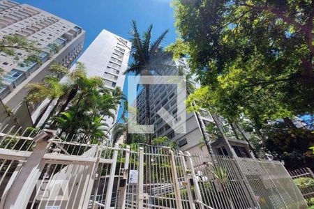 Apartamento para alugar com 172m², 3 quartos e 1 vaga