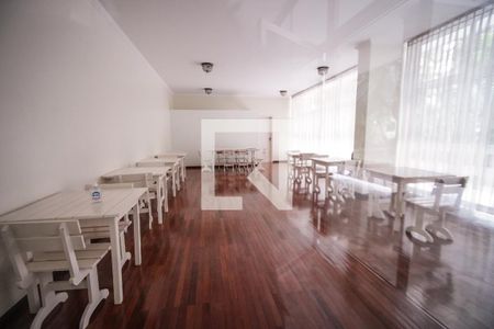 Apartamento para alugar com 172m², 3 quartos e 1 vaga