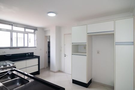 Apartamento para alugar com 172m², 3 quartos e 1 vaga