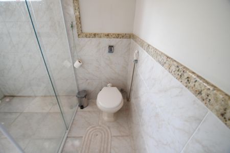 Casa à venda com 268m², 5 quartos e 4 vagasBanheiro  Suíte