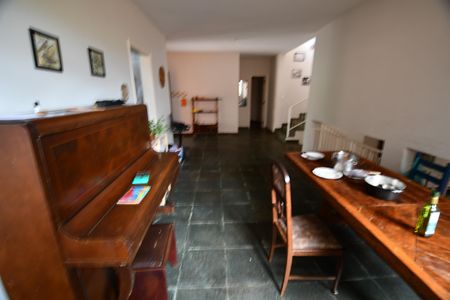 Casa à venda com 268m², 5 quartos e 4 vagasSala