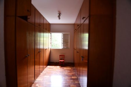 Casa à venda com 268m², 5 quartos e 4 vagasQuarto 3 - Suíte