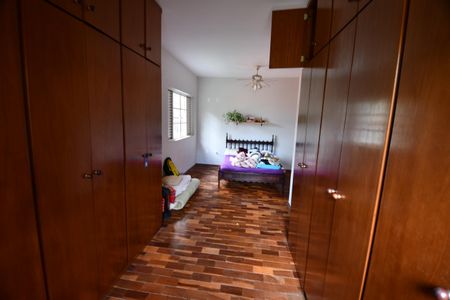 Casa à venda com 268m², 5 quartos e 4 vagasQuarto 3 - Suíte