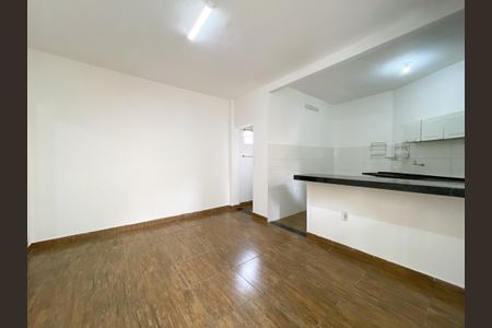 Casa para alugar com 1 quarto, 45m² em Califórnia, Belo Horizonte