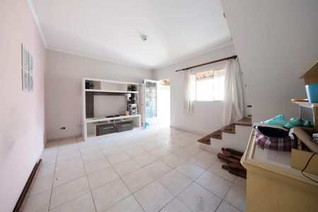 Sala de casa à venda com 6 quartos, 250m² em Parque Paineiras, São Paulo