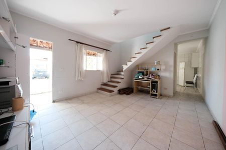 Casa para alugar com 250m², 6 quartos e 4 vagasSala