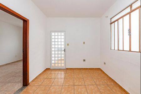 Sala 1 de casa para alugar com 3 quartos, 300m² em Padre Eustáquio, Belo Horizonte