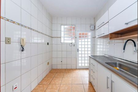 Casa para alugar com 300m², 3 quartos e 2 vagasCozinha